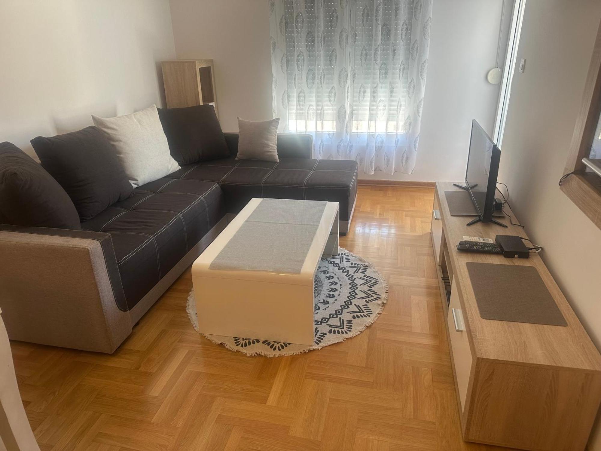 Dagana Apartament *